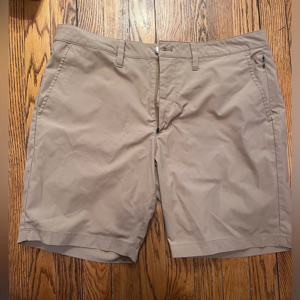UNTUCKit Traveller shorts, like new condition
